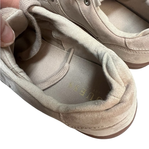 NWOT Guess Tan/Beige Tennis Shoes - Size 7.5 - Picture 13 of 13